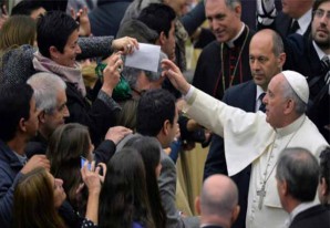El Papa Francisco arremete contra el absolutismo de las leyes del mercado El Papa Francisco arremete contra el absolutismo de las leyes del mercado