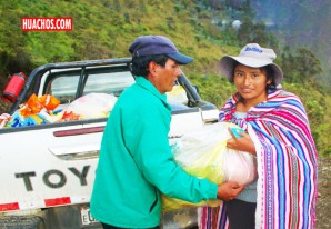 Distribución de las "canastas" de víveres del presidente Martín Vizcarra Distribución de las "canastas" de víveres del presidente Martín Vizcarra
