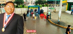 Alcalde chinchano hace pasar a pobladores por un peligroso tunel desinfectante | VIDEO Alcalde chinchano hace pasar a pobladores por un peligroso tunel desinfectante | VIDEO