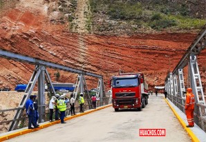 Reabren el tránsito en el puente Izcuchaca en Huancavelica Reabren el tránsito en el puente Izcuchaca en Huancavelica