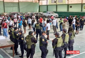 En un megaoperativo de la PNP intervienen a decenas de extranjeros en Ica En un megaoperativo de la PNP intervienen a decenas de extranjeros en Ica