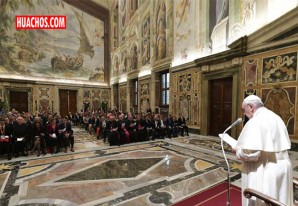 Papa Francisco sostiene que "no se puede vivir de subsidios" Papa Francisco sostiene que "no se puede vivir de subsidios"