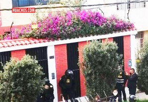 Fiscalía y efectivos de la PNP allanan vivienda de Vladimir Cerrón en Huancayo | VIDEO Fiscalía y efectivos de la PNP allanan vivienda de Vladimir Cerrón en Huancayo | VIDEO