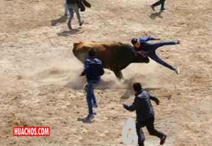 Solo 10 corneados en la tradicional fiesta taurina de Las Cruces de Huancavelica | VIDEO Solo 10 corneados en la tradicional fiesta taurina de Las Cruces de Huancavelica | VIDEO