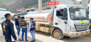 HUANCAVELICA: Osinergmin interviene camión cisterna sin registro de hidrocarburos HUANCAVELICA: Osinergmin interviene camión cisterna sin registro de hidrocarburos