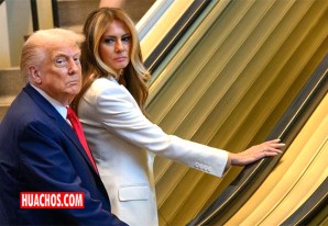 La escalera malograda y el teleprompter le hicieron una mala jugada a Trump | VIDEO La escalera malograda y el teleprompter le hicieron una mala jugada a Trump | VIDEO