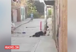 Agresión salvaje y brutal a una pobre mujer delante de su hijita de 2 años | Agresión salvaje y brutal a una pobre mujer delante de su hijita de 2 años |