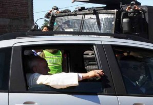 El Papa Francisco visita el infierno de Bolivia: La prisión de Palmasola El Papa Francisco visita el infierno de Bolivia: La prisión de Palmasola