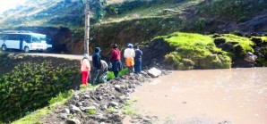 Festival de huaycos entre Ica y Huancavelica, cortesía de la Madre Naturaleza Festival de huaycos entre Ica y Huancavelica, cortesía de la Madre Naturaleza