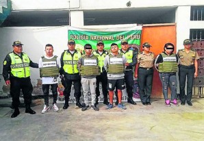 La especialidad de la banda «Los injertos de Chincha y Pisco» era el cogoteo La especialidad de la banda «Los injertos de Chincha y Pisco» era el cogoteo