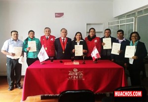 Entregaron sus credenciales a la nueva alcaldesa de Huachos y regidores Entregaron sus credenciales a la nueva alcaldesa de Huachos y regidores