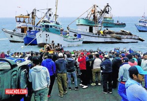 Pescadores artesanales protestan por un Ley que les dejaría sin llevar el pan a su casa Pescadores artesanales protestan por un Ley que les dejaría sin llevar el pan a su casa
