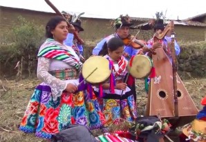 Herranza de ganado en el pueblo de Salcahuasi, Tayacaja Herranza de ganado en el pueblo de Salcahuasi, Tayacaja