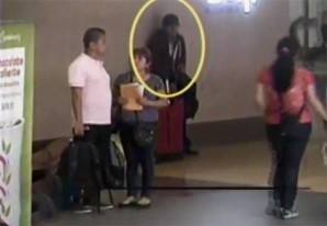 Así operaba ladrón de equipajes en el Aeropuerto Internacional Jorge Chávez Así operaba ladrón de equipajes en el Aeropuerto Internacional Jorge Chávez