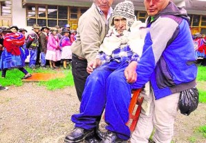 Para Marcelo Huarica, todos los medios son buenos para ir a cobrar su 'Pensión 65' Para Marcelo Huarica, todos los medios son buenos para ir a cobrar su 'Pensión 65'