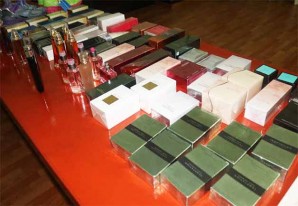 Perfumes y cosméticos 'bamba' son incautados en Huancavelica Perfumes y cosméticos 'bamba' son incautados en Huancavelica