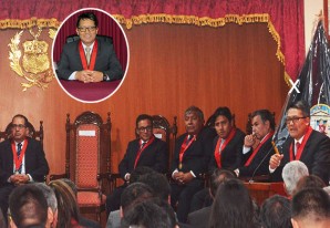 Cambio de guardia en la Corte Superior de Justicia de Huancavelica - VIDEO Cambio de guardia en la Corte Superior de Justicia de Huancavelica - VIDEO