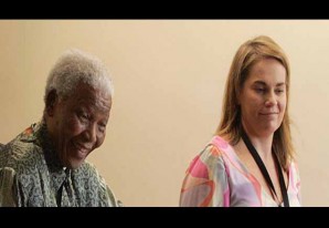 "Buenos dias Sr. Mandela". A un año de su muerte una entrevista a la secretaria de Madiba "Buenos dias Sr. Mandela". A un año de su muerte una entrevista a la secretaria de Madiba