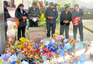 DESTRUYEN GOLOSINAS CONTAMINADAS. ERAN UN RIESGO PARA LA SALUD PÚBLICA DESTRUYEN GOLOSINAS CONTAMINADAS. ERAN UN RIESGO PARA LA SALUD PÚBLICA
