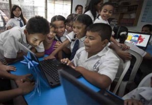 Colombia hace su mayor inversión tecnológica en la escuela pública Colombia hace su mayor inversión tecnológica en la escuela pública