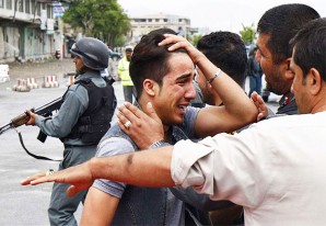 Kabul llora a sus más de 80 muertos en una jornada de luto nacional Kabul llora a sus más de 80 muertos en una jornada de luto nacional