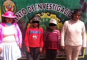 Dos muchachos obedecieron las ordenes del abuelo al pie de la letra Dos muchachos obedecieron las ordenes del abuelo al pie de la letra