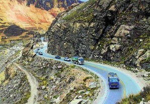 Abren parcialmente la Carretera Central para dar pase a vehículos varados hace 4 días Abren parcialmente la Carretera Central para dar pase a vehículos varados hace 4 días