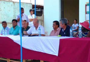 Gerente de Semapach Pedro Mendoza y Gobernador de Ica Fernando Cillóniz firman convenio Gerente de Semapach Pedro Mendoza y Gobernador de Ica Fernando Cillóniz firman convenio