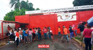 Estremecedoras imágenes de dolor y desesperación de los familiares de los reclusos muertos Estremecedoras imágenes de dolor y desesperación de los familiares de los reclusos muertos