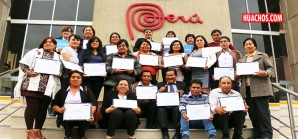Las doctoras y doctores de la artesanía textil peruana Las doctoras y doctores de la artesanía textil peruana