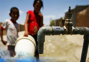 Pánico en los hogares por sofocante calor, los caños están secos y si sale agua... sale turbia Pánico en los hogares por sofocante calor, los caños están secos y si sale agua... sale turbia