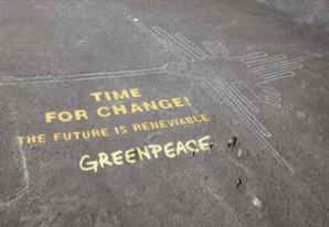Piden prisión para un activista de Greenpeace por la acción en Nazca Piden prisión para un activista de Greenpeace por la acción en Nazca