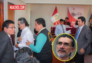 Condenan a un año de prisión efectiva a Waldo Ríos por ofrecer dinero a electores Condenan a un año de prisión efectiva a Waldo Ríos por ofrecer dinero a electores