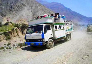 Tragedia en la carretera de Ica al distrito de Córdova, un camión mixto se volcó Tragedia en la carretera de Ica al distrito de Córdova, un camión mixto se volcó