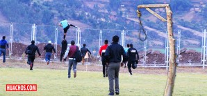 Todo estaba listo para linchar al arbitro, pero se salvó por un pelo | VIDEO Todo estaba listo para linchar al arbitro, pero se salvó por un pelo | VIDEO